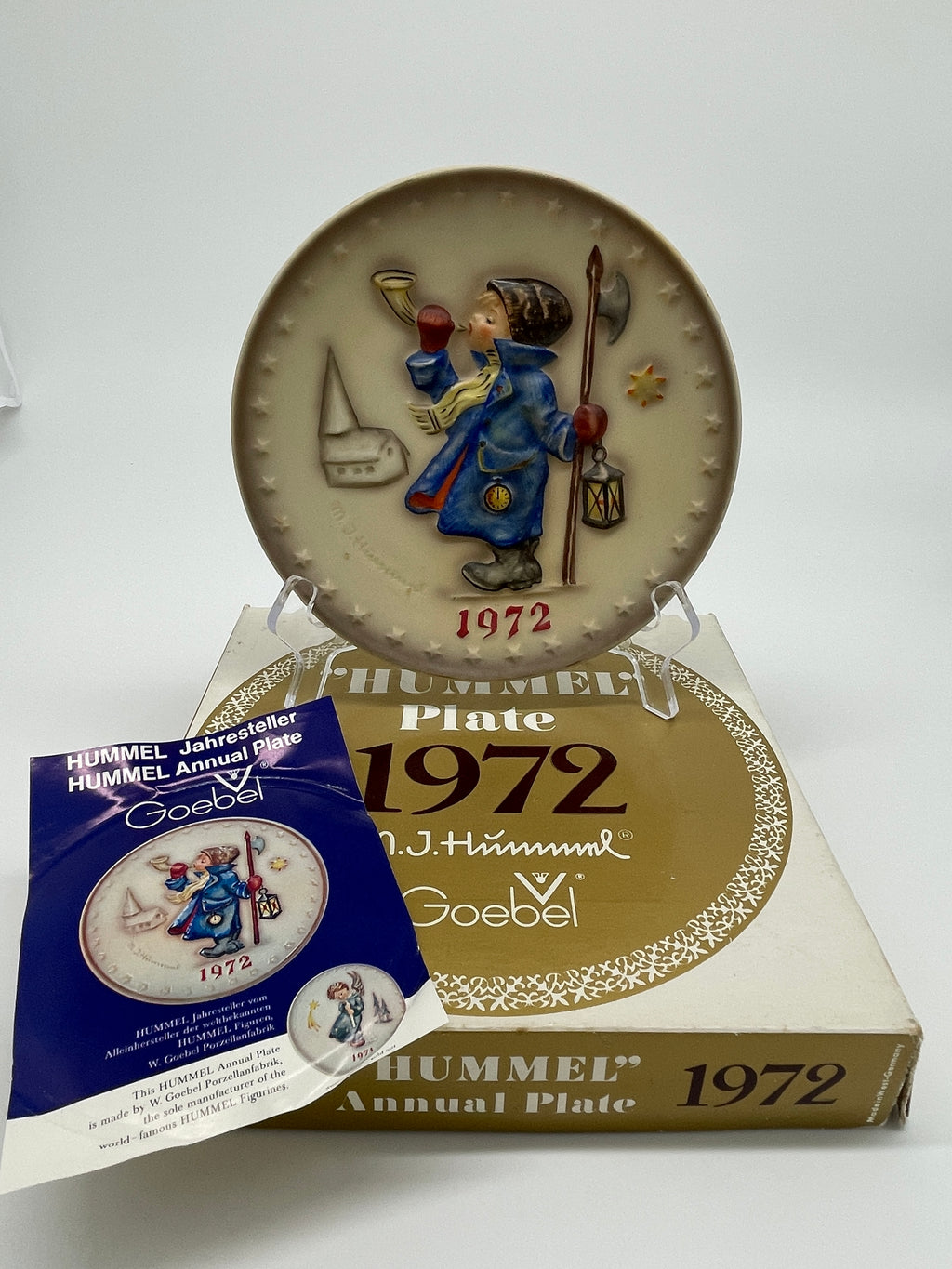 Vintage 1972 M.I. Hummel Goebel “Hear Ye, Hear Ye” 2nd Annual Plate HUM 265 – Original Box & Insert