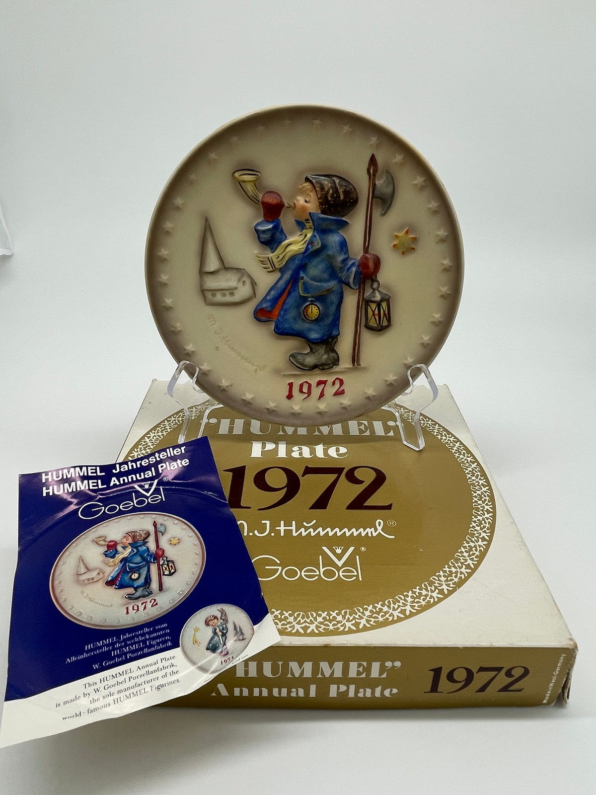 Vintage 1972 M.I. Hummel Goebel “Hear Ye, Hear Ye” 2nd Annual Plate HUM 265 – Original Box & Insert