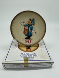 Vintage 1983 Goebel M.J. Hummel “Postman” 13th Annual Plate HUM 276 – Original Box