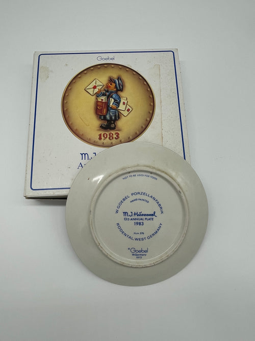 Vintage 1983 Goebel M.J. Hummel “Postman” 13th Annual Plate HUM 276 – Original Box