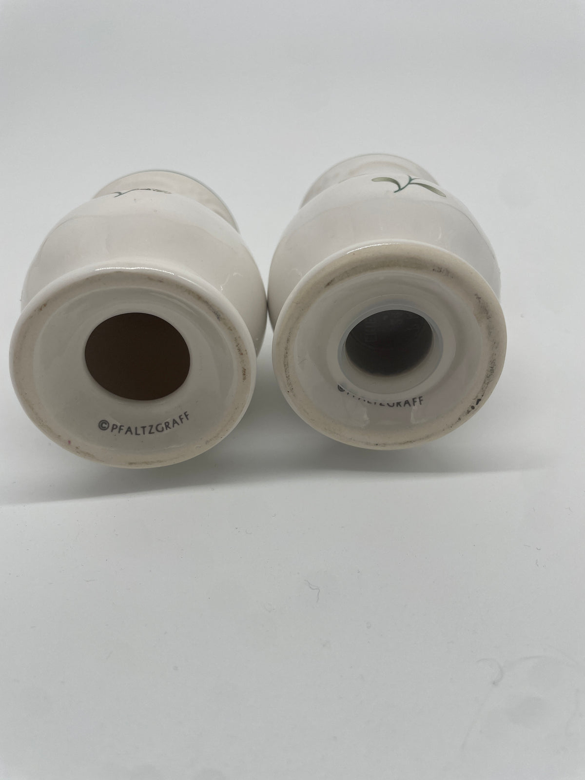 Vintage Pfaltzgraff Winterberry Salt & Pepper Shakers – Set of 2