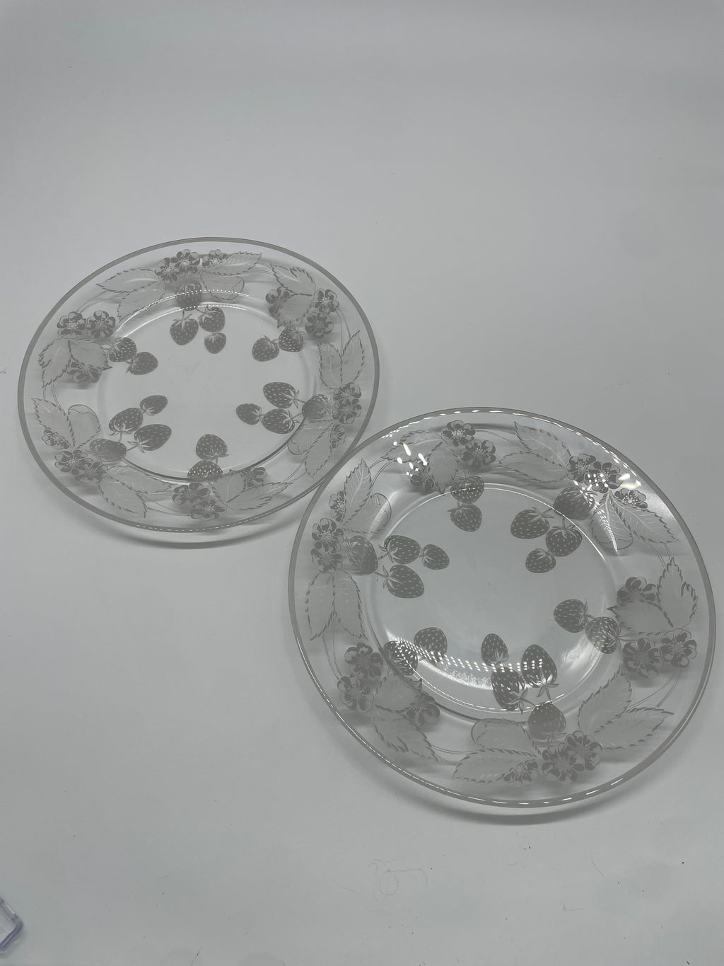 Vintage Clear Glass Strawberry & Blossom Plates – Set of 2