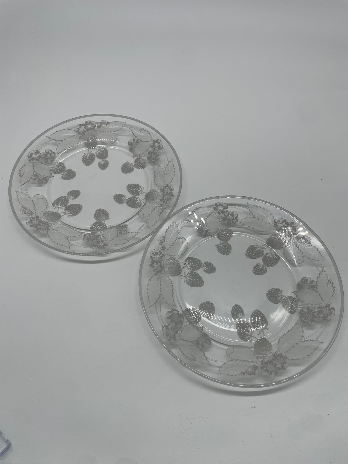 Vintage Clear Glass Strawberry & Blossom Plates – Set of 2