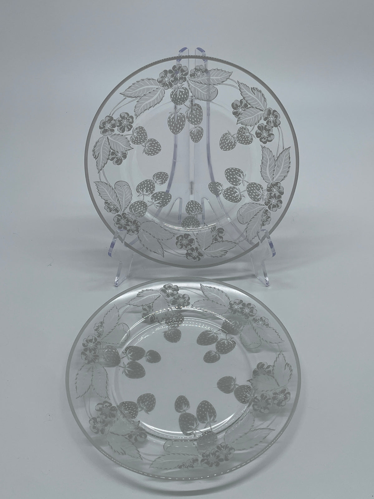 Vintage Clear Glass Strawberry & Blossom Plates – Set of 2